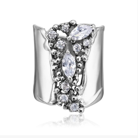 CZ Shield Ring - Size 7 - Picture 1 of 6